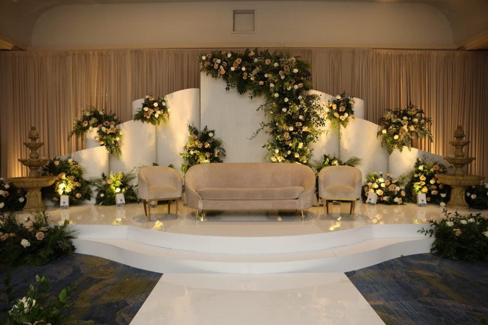 Luxe stage variation 2 (Custom)